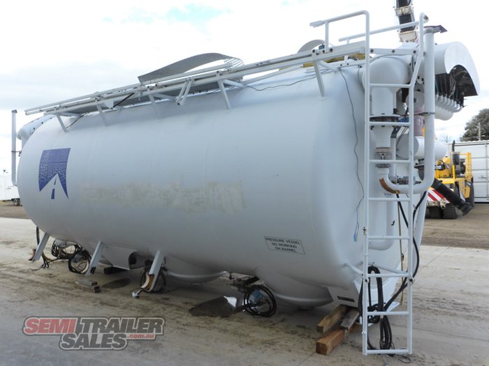 1901 Custom Pneumatic Bulk Tanker