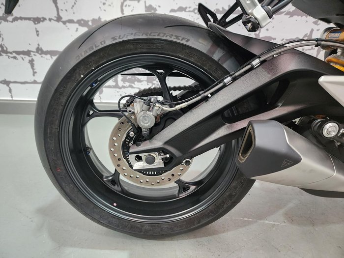 2025 Triumph Street Triple RS Street Triple Black