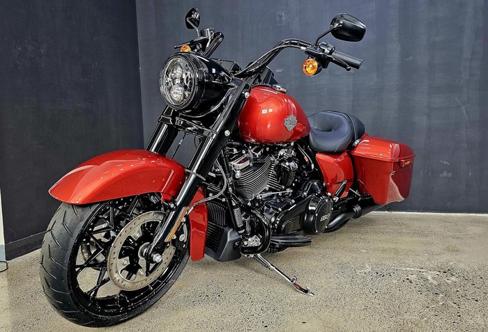2025 Harley-Davidson Road King Special 114 (FLHRXS) Touring Red