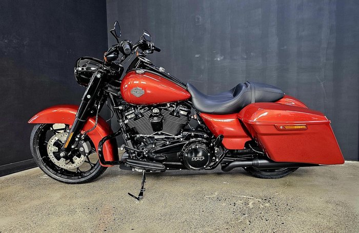 2025 Harley-Davidson Road King Special 114 (FLHRXS) Touring Red