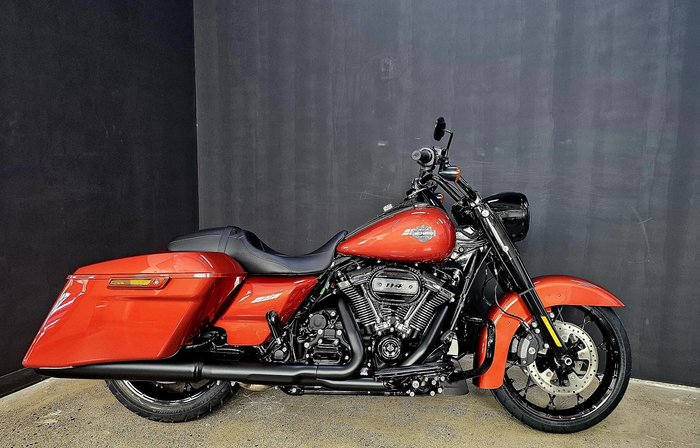 2025 Harley-Davidson Road King Special 114 (FLHRXS) Touring Red