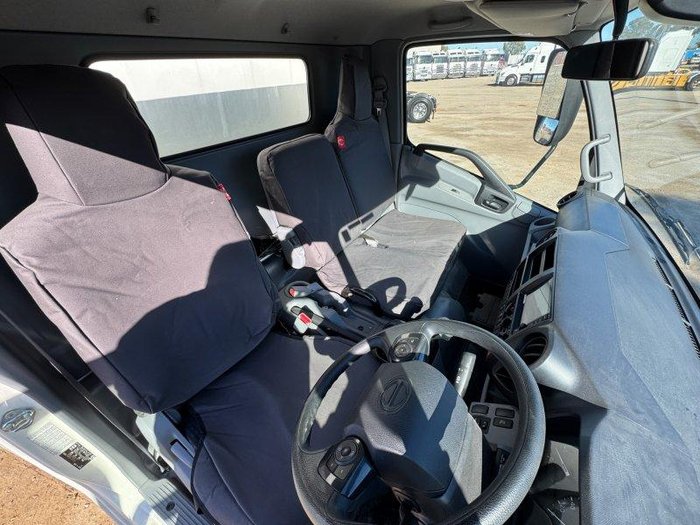 2022 Hino 300 721 Pantech Truck