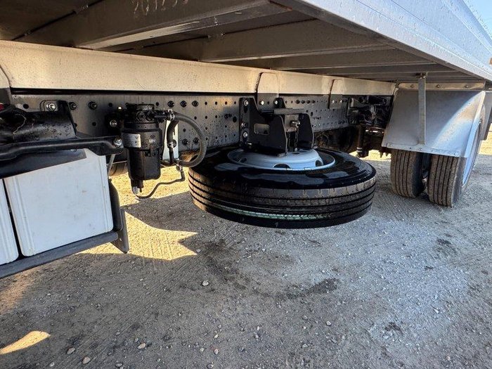 2022 Hino 300 721 Pantech Truck