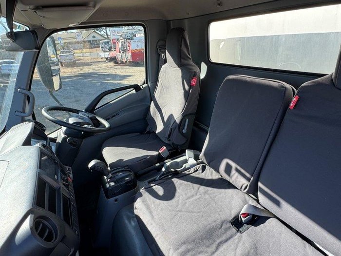 2022 Hino 300 721 Pantech Truck