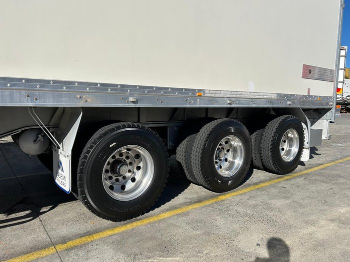 2014 Grey Star St3 -28 Freezer Van Double Stacker, R/T