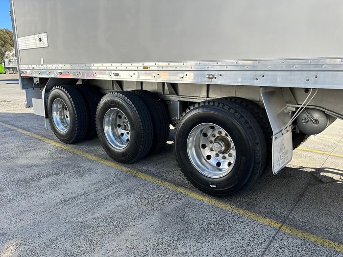 2014 Grey Star St3 -28 Freezer Van Double Stacker, R/T