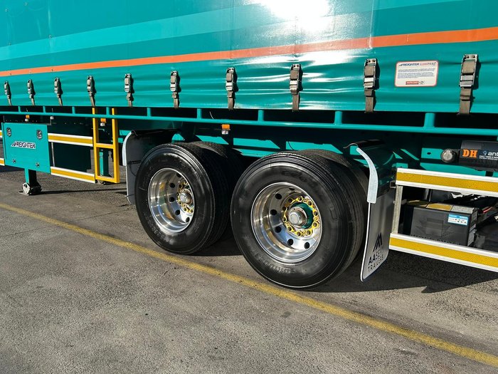 2019 Maxitrans St2 Tandem 14 Pallet Sd Curtain Sider, 4.3M Tail Gate Green