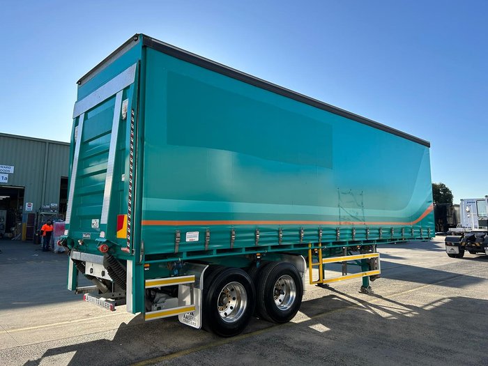 2019 Maxitrans St2 Tandem 14 Pallet Sd Curtain Sider, 4.3M Tail Gate Green