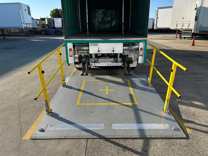 2019 Maxitrans St2 Tandem 14 Pallet Sd Curtain Sider, 4.3M Tail Gate Green