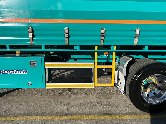 2019 Maxitrans St2 Tandem 14 Pallet Sd Curtain Sider, 4.3M Tail Gate Green