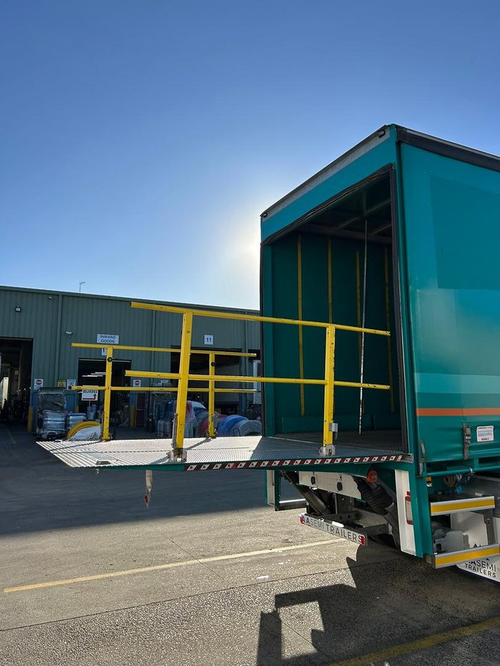 2019 Maxitrans St2 Tandem 14 Pallet Sd Curtain Sider, 4.3M Tail Gate