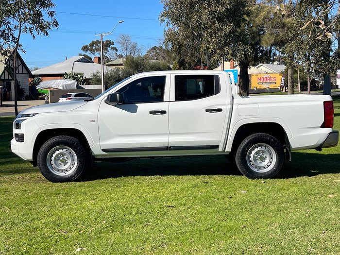 2024 Mitsubishi Triton GLX MV MY24 4X4 Dual Range White