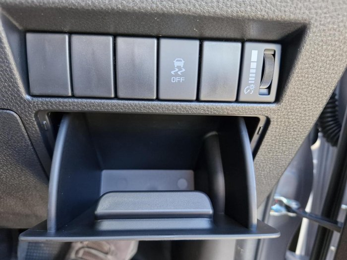 2025 Isuzu D-MAX LS-M