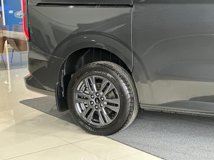 2025 Ford Tourneo Titanium X