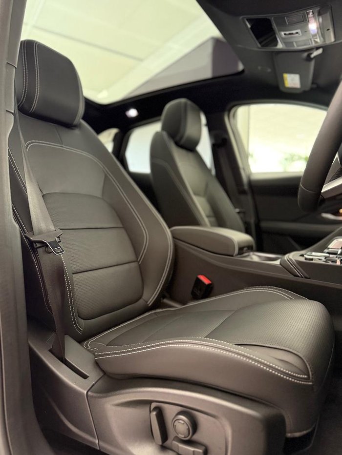 2024 Jaguar E-PACE P250 R-Dynamic SE