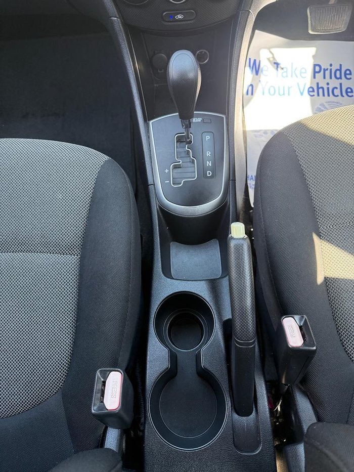 2012 Hyundai Accent Active RB Crystal White