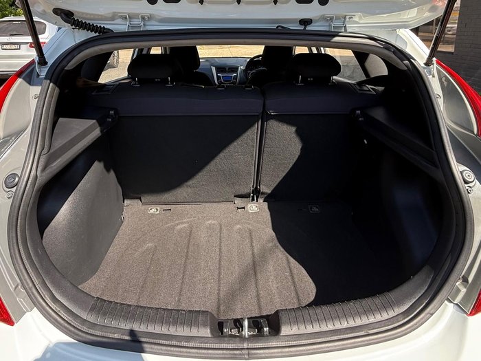 2012 Hyundai Accent Active RB Crystal White