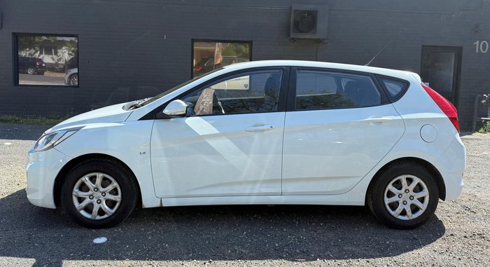 2012 Hyundai Accent Active RB Crystal White