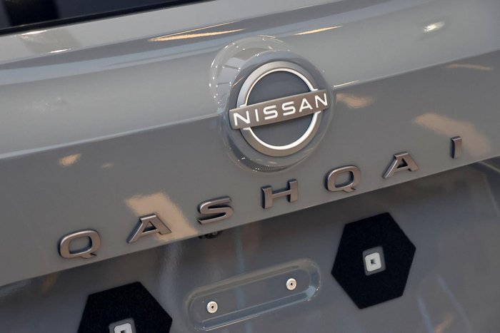 2025 Nissan QASHQAI N-DESIGN e-POWER J12 MY25 Ceramic Grey with Onyx Black Roof