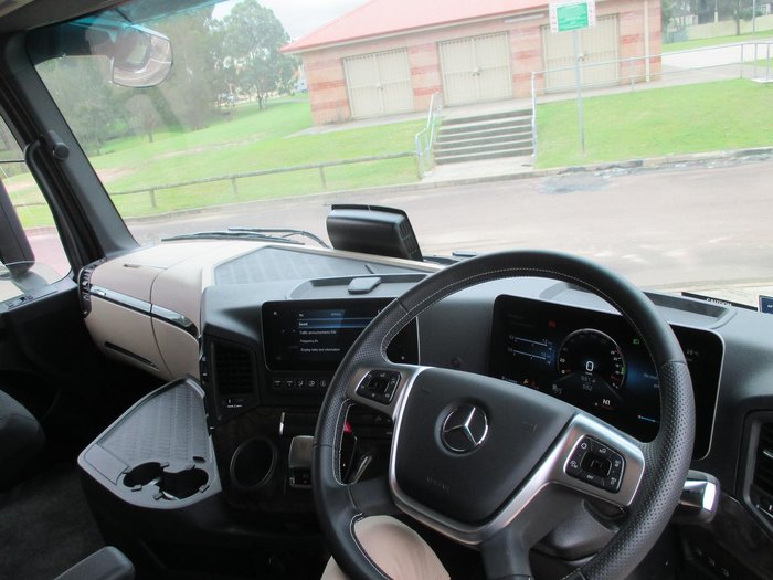 2024 Mercedes-Benz Actros 2658 white