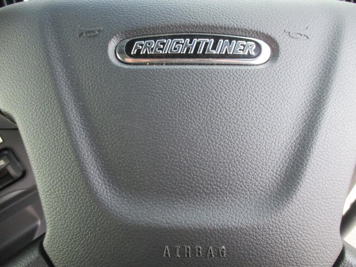 2025 Freightliner Cascadia 126 white