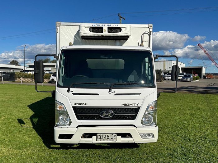 2017 Hyundai Mighty EX4 Chiller White