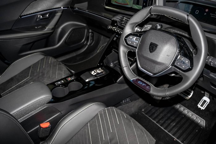 2025 Peugeot 2008 GT Hybrid P24 MY25 Okenite White