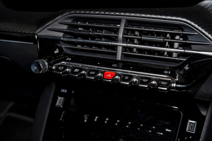 2025 Peugeot 2008 GT Hybrid