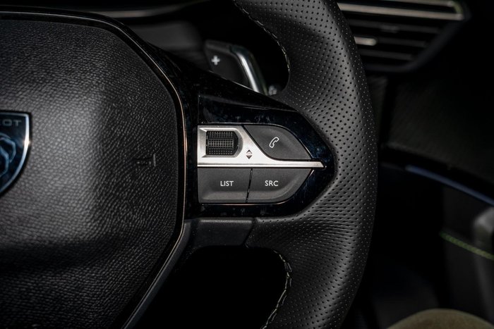 2025 Peugeot 2008 GT Hybrid