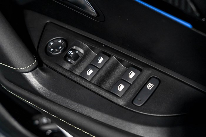 2025 Peugeot 2008 GT Hybrid