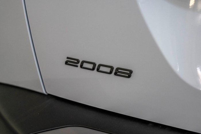2025 Peugeot 2008 GT Hybrid