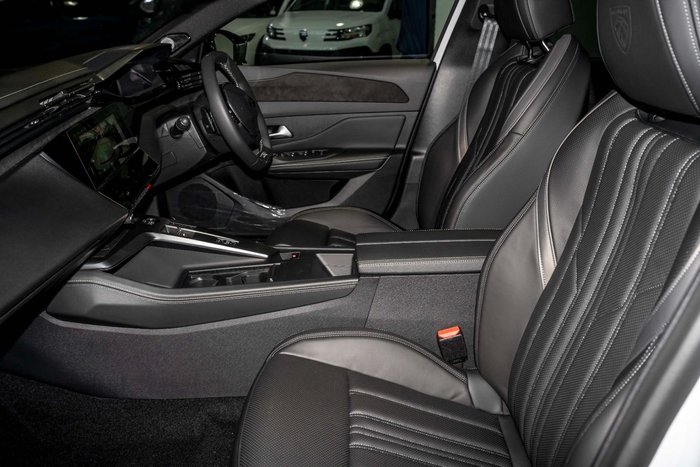 2025 Peugeot 408 GT Premium Hybrid