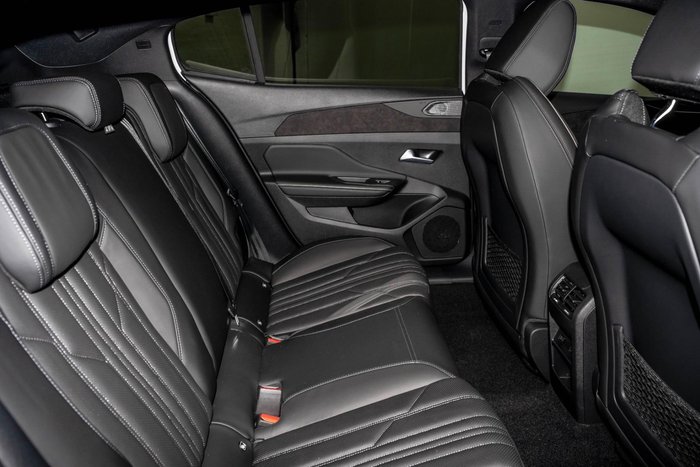 2025 Peugeot 408 GT Premium Hybrid