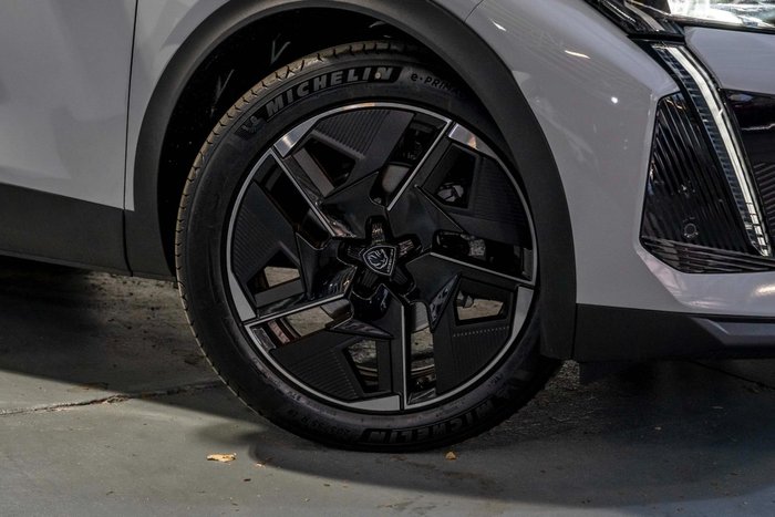 2025 Peugeot 408 GT Premium Hybrid