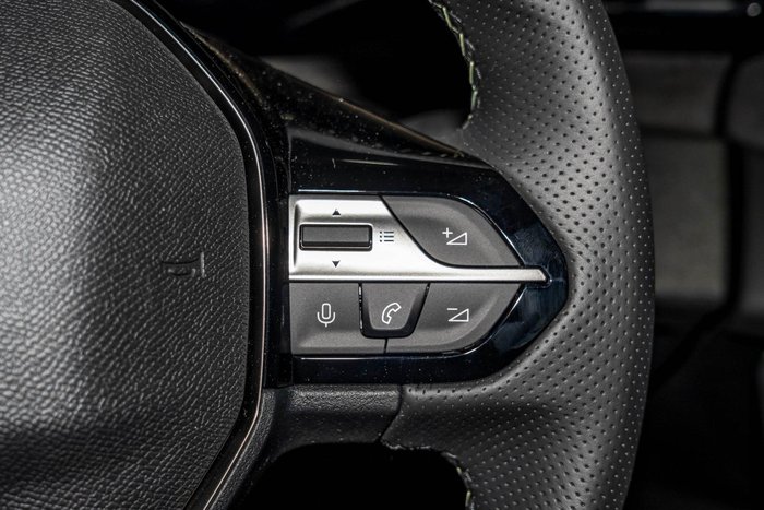 2025 Peugeot 408 GT Premium Hybrid