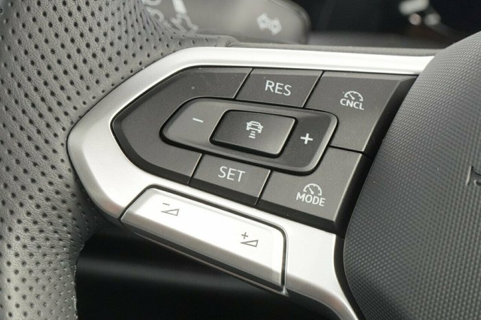 2025 Volkswagen Golf 110TSI R-Line