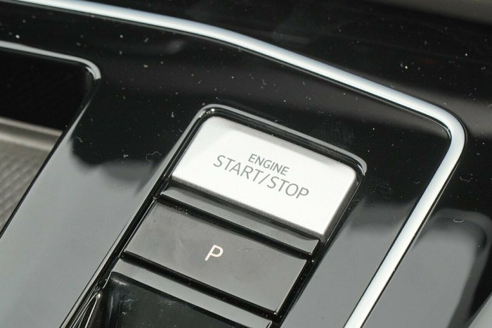 2025 Volkswagen Golf 110TSI R-Line