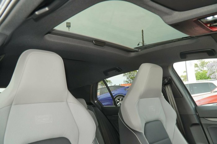 2025 Volkswagen Golf 110TSI R-Line