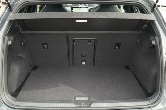 2025 Volkswagen Golf 110TSI R-Line