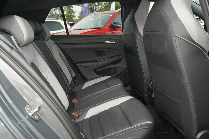 2025 Volkswagen Golf 110TSI R-Line