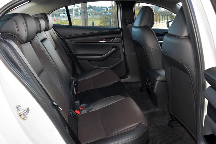 2025 Mazda 3 G25 Astina