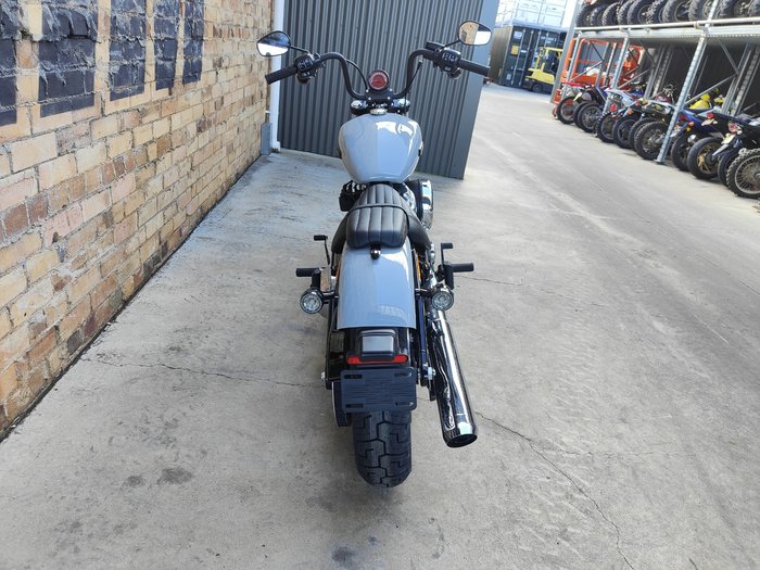 2025 HARLEY-DAVIDSON STREET BOB 117 (FXBB) ROAD GREY