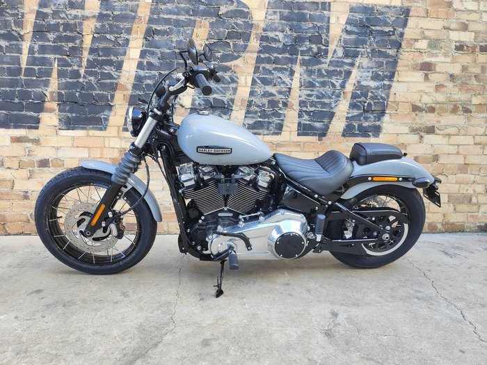 2025 HARLEY-DAVIDSON STREET BOB 117 (FXBB) ROAD GREY