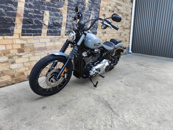 2025 HARLEY-DAVIDSON STREET BOB 117 (FXBB) ROAD GREY