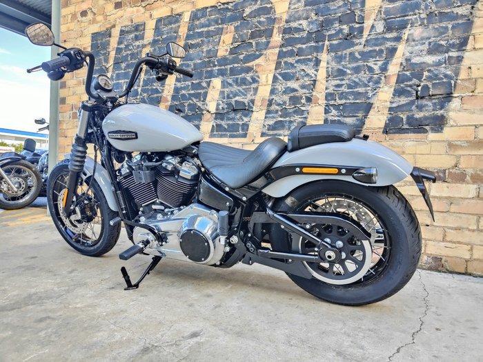 2025 HARLEY-DAVIDSON STREET BOB 117 (FXBB) ROAD GREY