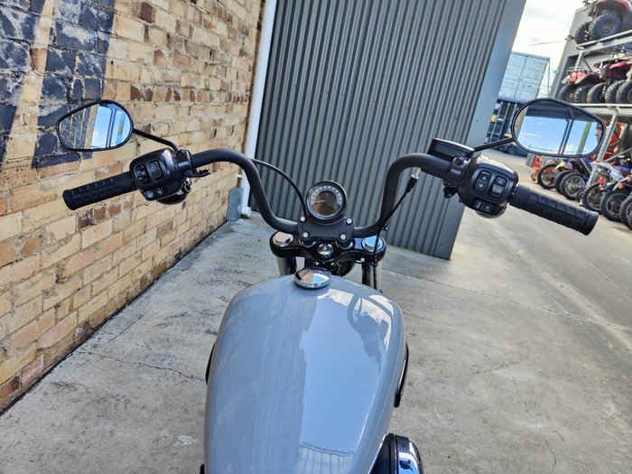 2025 HARLEY-DAVIDSON STREET BOB 117 (FXBB) ROAD GREY