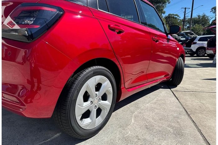 2024 Suzuki Swift Hybrid Plus