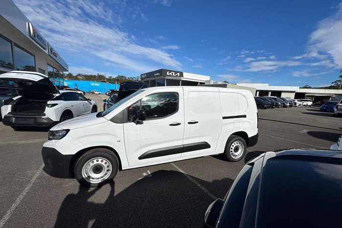 2024 Peugeot Partner Pro