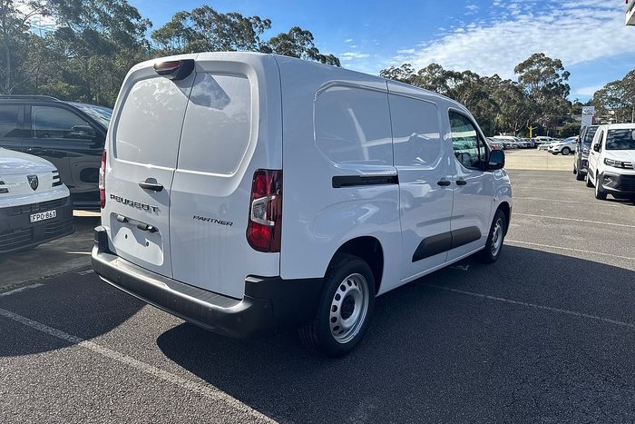 2024 Peugeot Partner Pro