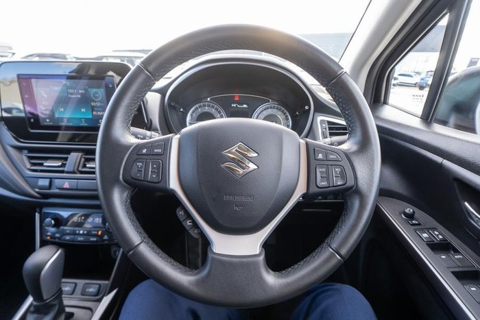 2023 Suzuki S-Cross GL+